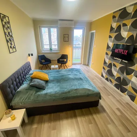 Fresh Smartly Designed Flat & Sunny Balcony