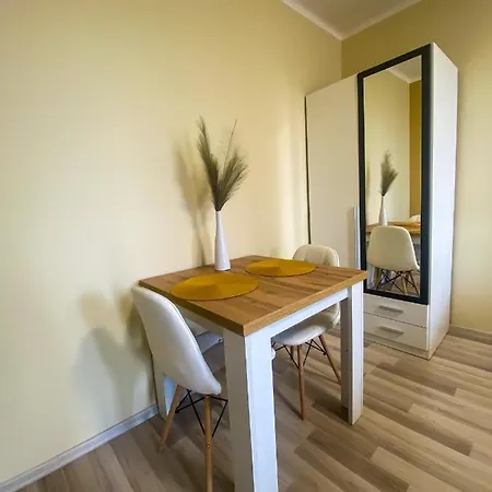 아파트 Fresh Smartly Designed Flat & Sunny Balcony