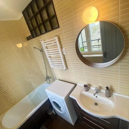 Fresh Smartly Designed Flat & Sunny Balcony Budapest