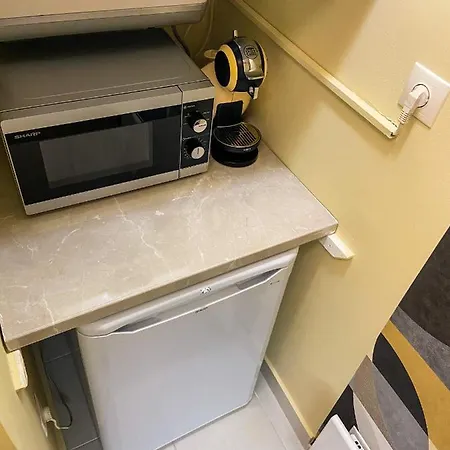 Fresh Smartly Designed Flat & Sunny Balcony